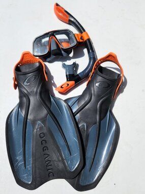 Snorkeling Gear Snorkel Set Mask Mouthpiece Fins Flippers Swimming Water Sports